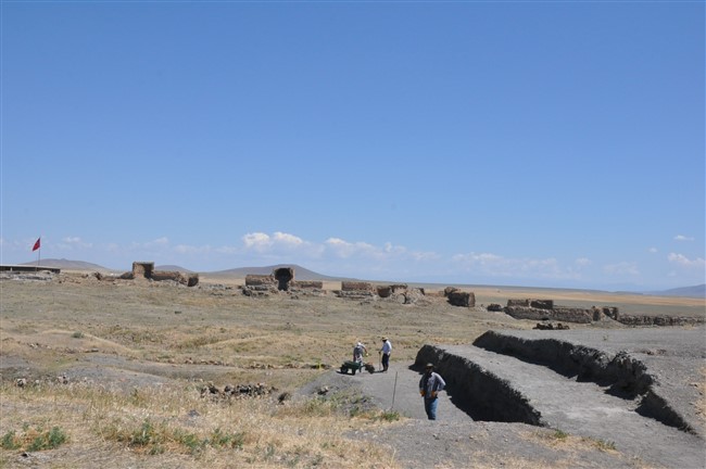 ani-oren-yeri’ndeki-kazida-mescit-bulundu-(1).jpg