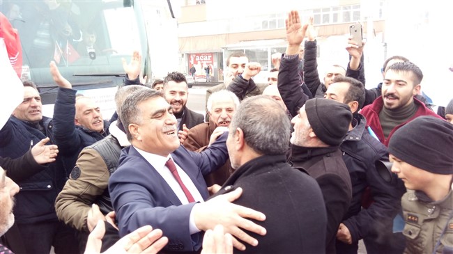 chp,-kars’ta-aday-tanitim-toplantisinda-bir-araya-geldi-(11).jpg