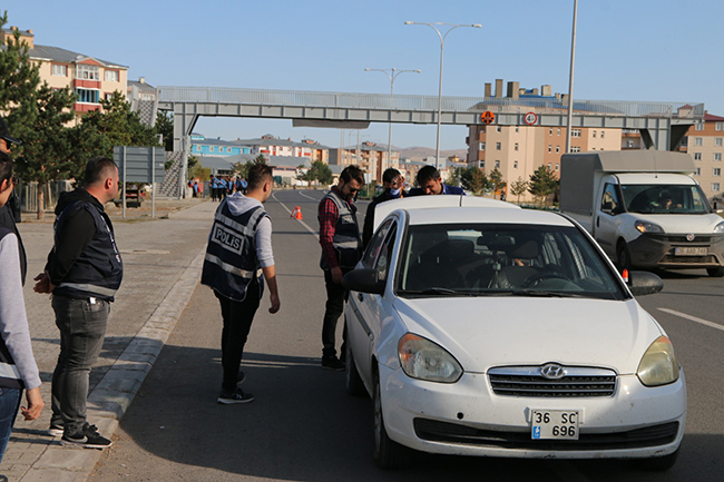 dumansiz-arac-uygulamasi’nda-7-arac-surucusune-ceza-uygulandi-(1).jpg