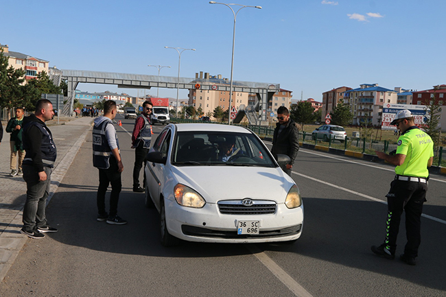 dumansiz-arac-uygulamasi’nda-7-arac-surucusune-ceza-uygulandi-(2).jpg