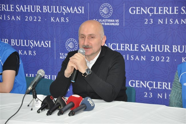 karaismailoglu,-sahurda-karsli-genclerle-(17).jpg