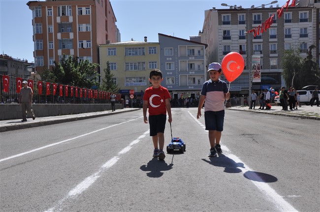 kars’ta-30-agustos-zafer-bayrami-coskusu!-(15).jpg