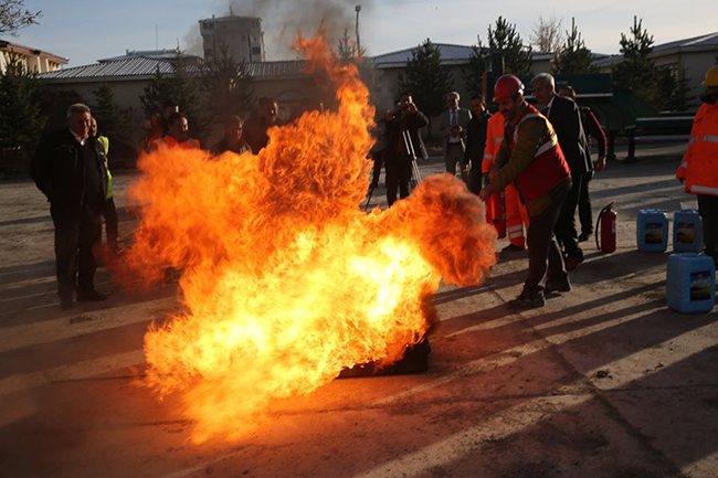 kars’ta-acil-durum-yangin-tatbikati-(4).jpg