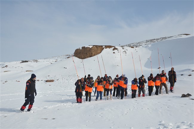 kars’ta-gercegi-aratmayan-cig-tatbikati-(4).jpg