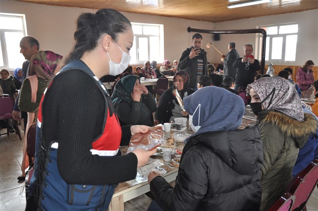 kars’ta-koylu-kadinlar-ilk-kez-gunlerini-kutladi!-(14).jpg