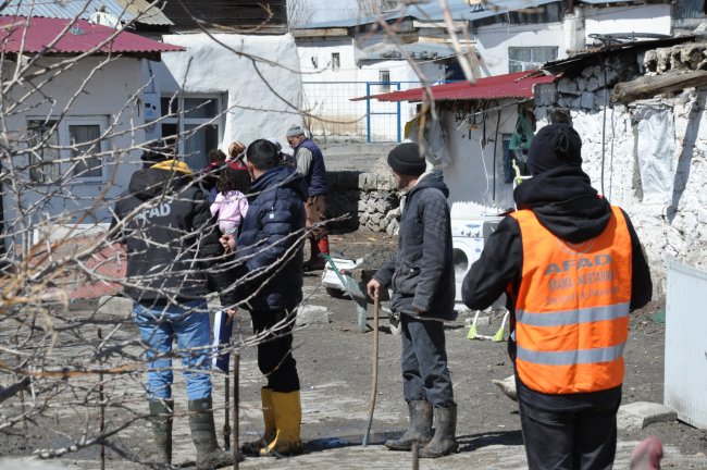 kars’ta-selden-etkilenen-bolgede-hasar-tespiti-yapiliyor-(1).jpg