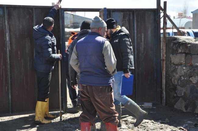 kars’ta-selden-etkilenen-bolgede-hasar-tespiti-yapiliyor-(4).jpg