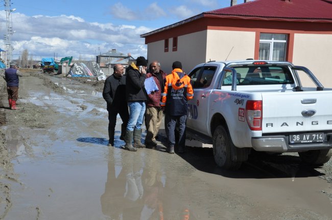 kars’ta-selden-etkilenen-bolgede-hasar-tespiti-yapiliyor-(8).jpg