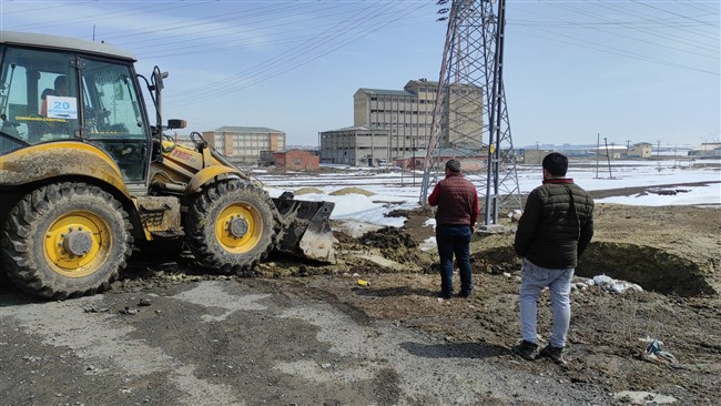 kars’ta-su-patlagi-yolu-cokertti!-(10).jpg