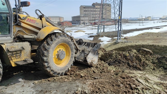 kars’ta-su-patlagi-yolu-cokertti!-(14).jpg