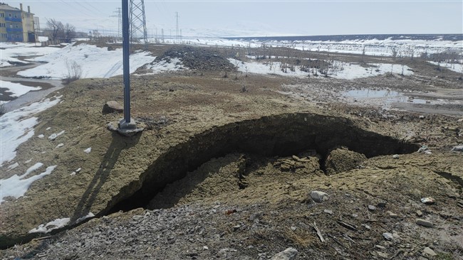 kars’ta-su-patlagi-yolu-cokertti!-(6).jpg