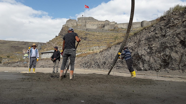 kars-vadisi-projesinde-ilk-beton-atildi-(1).jpg