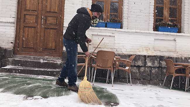 kars-yeniden-beyaz-gelinligini-giydi--(2).jpg