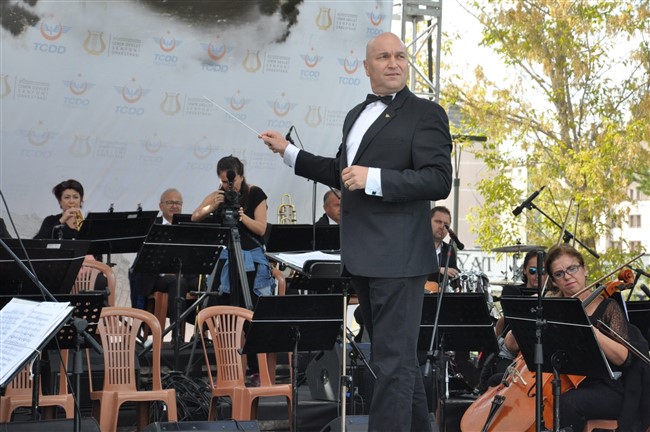 karsli-cocuklardan-senfoni-konserine-yogun-ilgi-(5).jpg