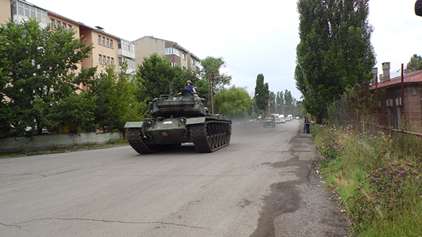 karsta-darbeci-tank,-kislaya-geri-dondu!-(7).jpg