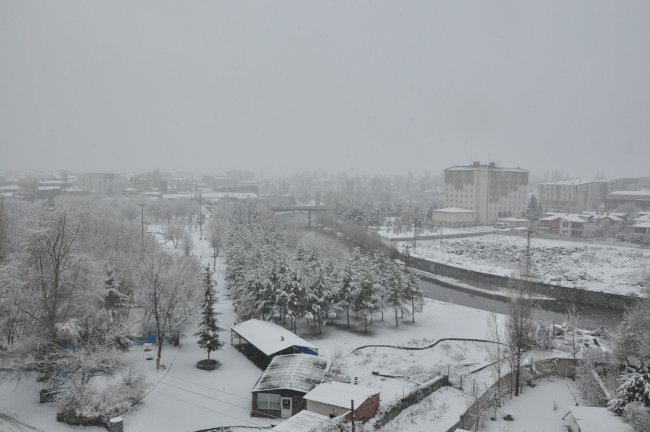 karsta-mart-kapidan-baktirir,-kazma-kurek-yaktirir-deyimi-gercek-oldu-(6).jpg