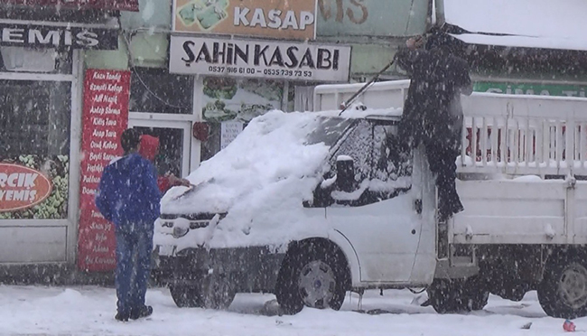 sarikamis’ta-kar-hayati-olumsuz-etkiledi--(4).jpg