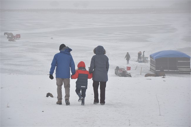 turistik-dogu-ekspresi-yolculari-cildir-golunde-eglendi-(1).jpg