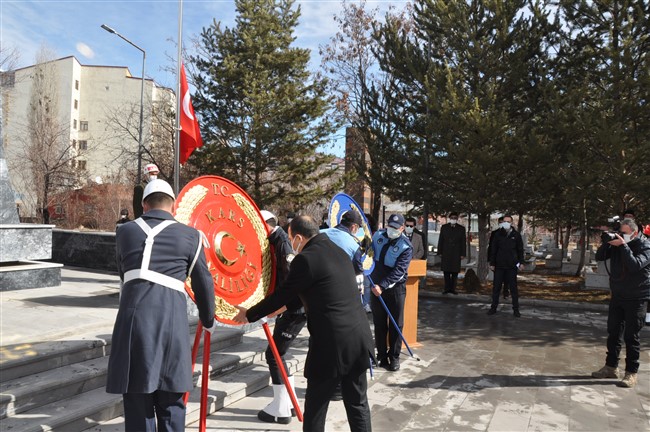 18-mart-canakkale-sehitleri-karsta-anildi-(1)-002.jpg