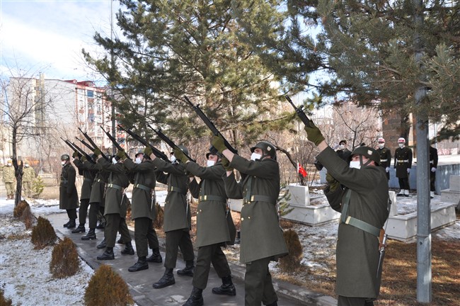 18-mart-canakkale-sehitleri-karsta-anildi-(5)-002.jpg