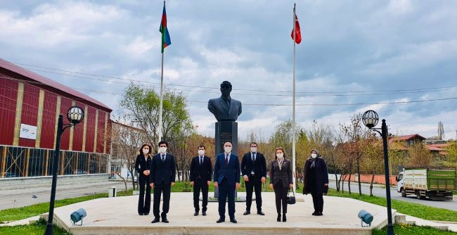 aliyev-dogumunun-97nci-yilinda-karsta-anildi-(1)-001.jpg