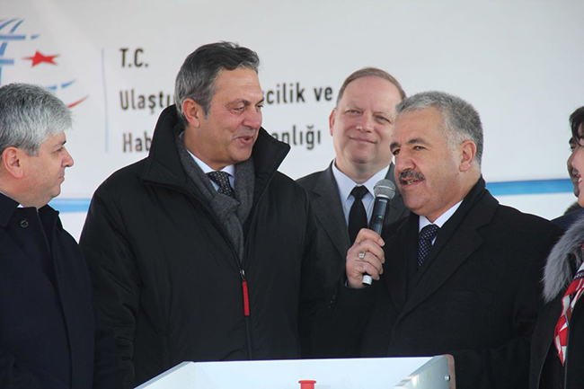 bakan-arslan-turkiye’de-ic-hat,-dis-hat-bugun-180-milyonu-gecmis-durumdayiz-(2).jpg