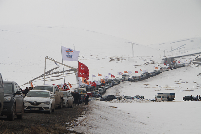 bakan-arslan-ve-yilmaz,-ilgar-dagi-tunelinin-temelini-atti-(9).jpg