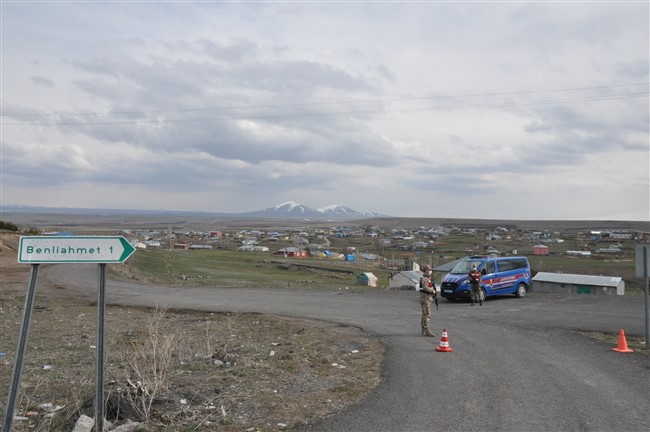 kars’ta-7-bolgede-karantina-devam-ediyor-(4).jpg