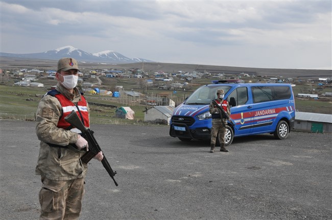 kars’ta-7-bolgede-karantina-devam-ediyor-(5).jpg