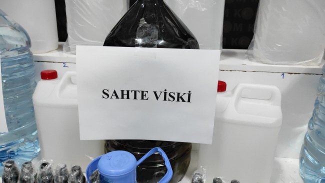 kars’ta-damacanalardan-su-yerine-sahte-icki-cikti-(7).jpg