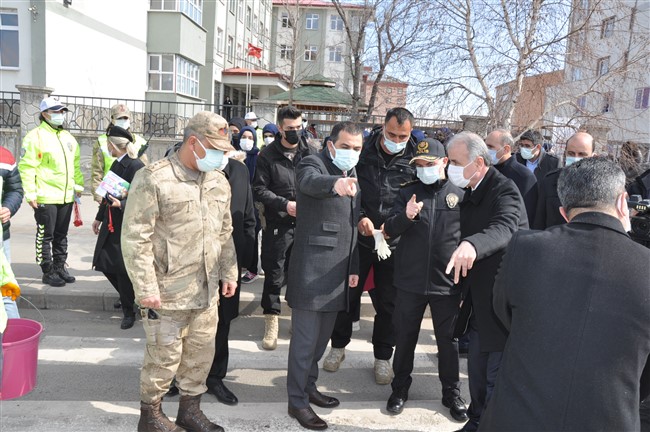 kars’ta-kirmizi-cizgi-cekildi-(1).jpg