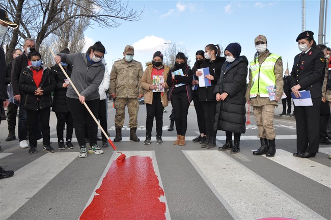 kars’ta-kirmizi-cizgi-cekildi-(11).jpg