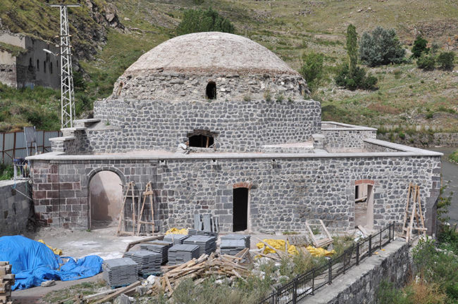 kars’ta-osmanlidan-kalma-iki-hamamin-restorasyonu-suruyor--(1).jpg