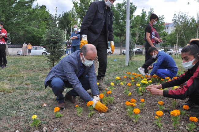 kars’ta-protokol,-cocuklarla-bulustu!-(21).jpg