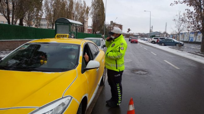 kars’ta-trafik-ekiplerinden-kis-lastigi-denetimi-(7).jpg