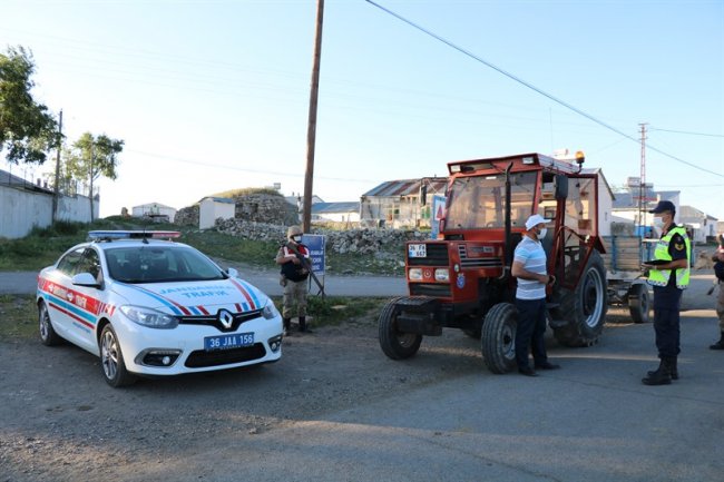 kars’ta-ziraat-araclari-denetlendi-(3).jpg