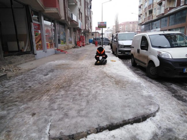 kars-belediyesi’nden-temizlik-ve-kar-mesaisi-(1).jpg