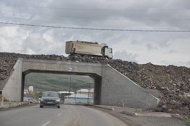 kars-lojistik-merkez’de-calismalar-araliksiz-devam-ediyor--(5)-001.jpg