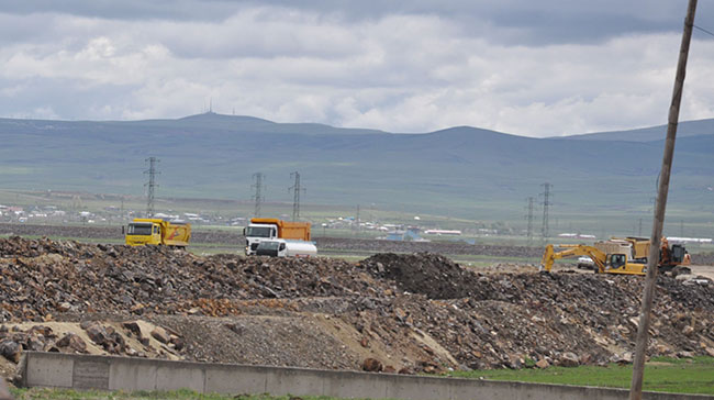 kars-lojistik-merkez’de-calismalar-araliksiz-devam-ediyor--(6)-001.jpg