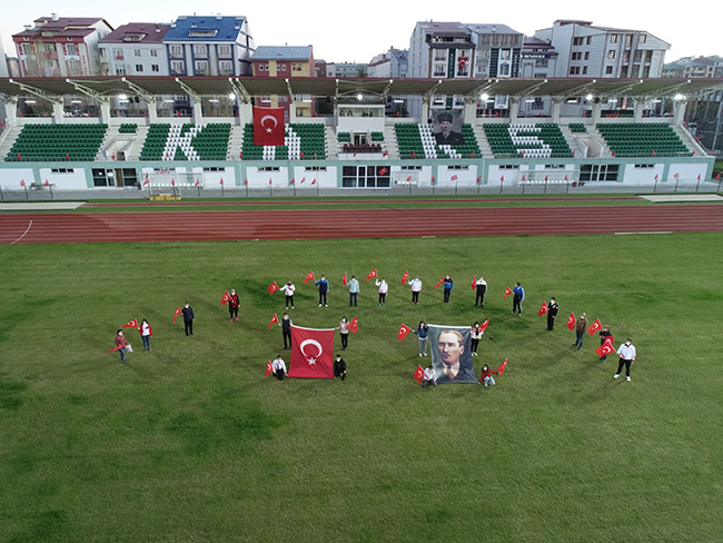 kars-stadyumunda-istiklal-marsi-yankilandi!!.jpg