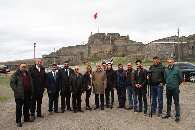 kars-valisi-rahmi-dogan,-basinla-bir-araya-geldi-(4).jpg