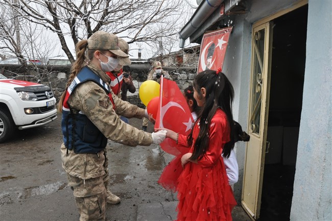 kars-vefa-sosyal-destek-grubundan-“23-nisan”-ve-“dogum-gunu”-surprizi-(3).jpg