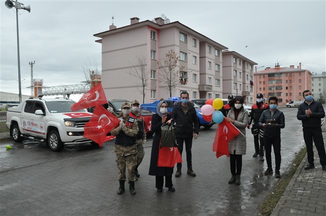 kars-vefa-sosyal-destek-grubundan-“23-nisan”-ve-“dogum-gunu”-surprizi-(9).jpg