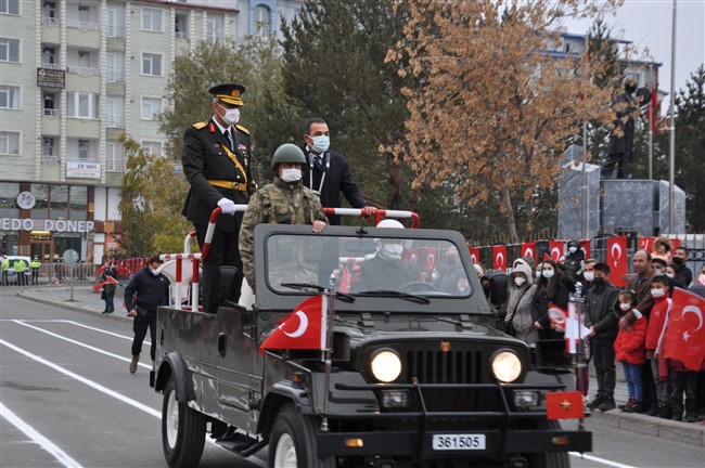 lapa-lapa-kar-yagisi-altinda-cumhuriyet-coskusu-(10).jpg