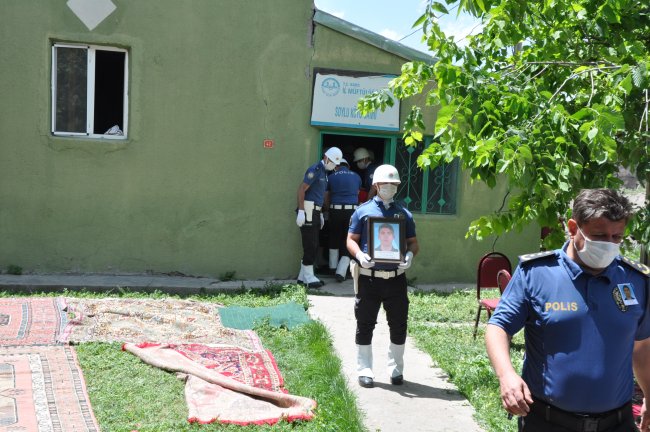 polis-memuru-memleketi-kars’ta-topraga-verildi!-(1).jpg