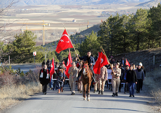 sivasta-sarikamis-sehitlerini-anma-yuruyusu-(2).jpg