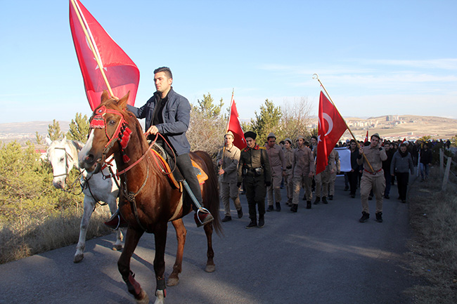 sivasta-sarikamis-sehitlerini-anma-yuruyusu-(3).jpg