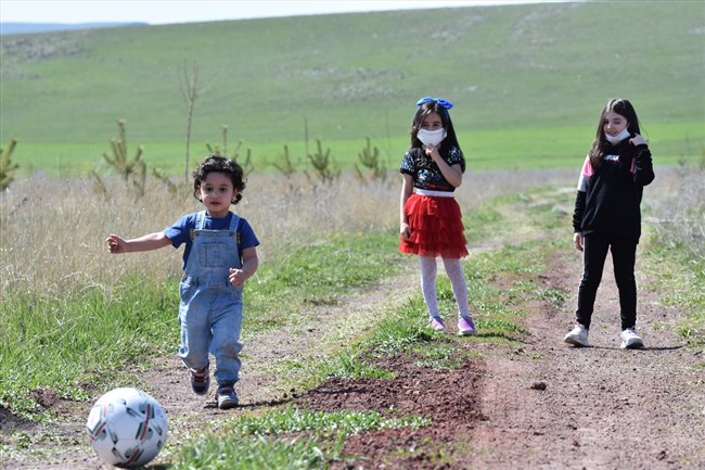 sokaga-cikan-cocuklar-doyasiya-eglendi-(3).jpg