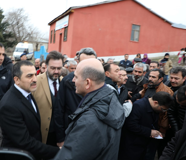 vali-turker-oksuz,-bakanlar-ile-elazig-deprem-bolgesinde-(5).jpg